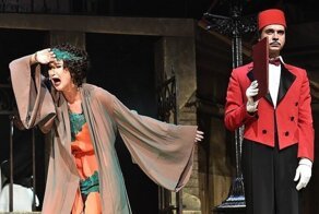 И тут под фонограмму: в Сеть слили видео пресс-показа со спектакля с Бузовой во МХАТ