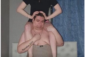 "Надеюсь, ты та еще псина": как молоденькие (и не очень) девушки знакомятся в интернете