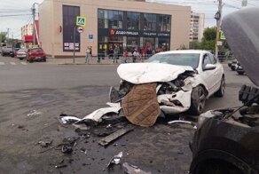Авария дня. В Челябинске столкнулись пять автомобилей, есть погибшие