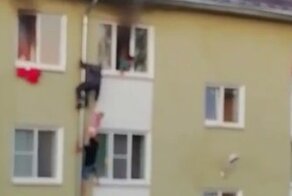 В Костроме прохожие героически спасли детей из горящей квартиры