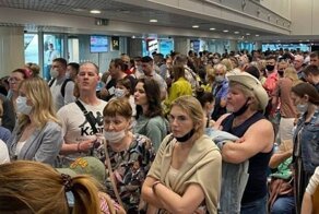 В московских аэропортах задержали и отменили свыше 20 рейсов