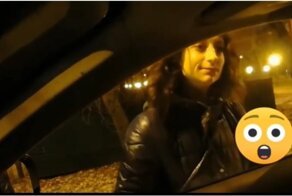 Ночная бабочка, которая разрывается между детьми и работой