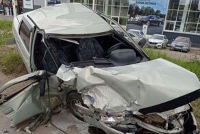 Авария дня. Автомобилистка устроила серьезное ДТП в Коми