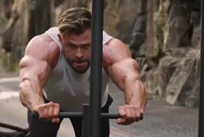 Крис Хемсворт снялся в рекламе своего фитнес-приложения