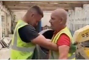 Попробуй подними: забавный розыгрыш рабочего