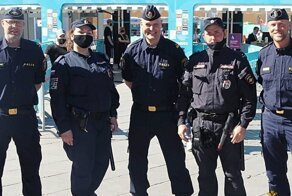 Шведские полицейские вышли патрулировать улицы Петербурга
