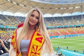 Красота на стадионах, или самые сексуальные болельщицы начала ЕВРО-2020