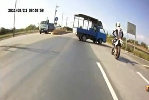 Горе-водилы в Азии (видео)