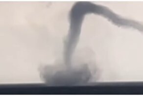 У побережья Одессы сняли водяной смерч необычной формы