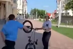 Казак напал на подростков-велосипедистов в центре Ставрополя