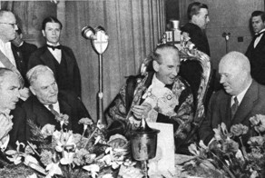 Интересный момент советско-британских отношений. Хрущев и подарки королевской семье