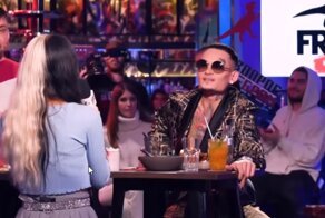 Девушка пришла на шоу к Моргенштерну, очень плохо прочитала реп и предъявила ему внебрачного сына