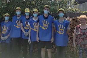 Пенсионерке, пожаловавшейся Путину на отсутствие газа, привезли машину дров