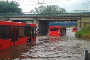В Казани сняли ролик, как автобус с пассажирами заполняется  водой