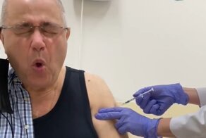 "Господи, а разговоров-то сколько": Евгений Петросян сделал прививку от коронавируса