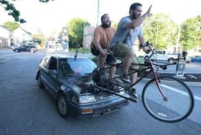 Самая экологичная в мире Honda, оснащенная тандемным велосипедом