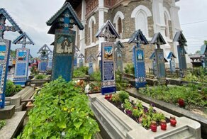 Весёлое кладбище в Румынии