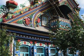 Необычный деревенский дом (17 фото)