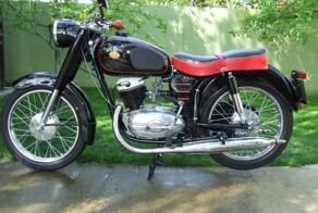 Pannonia — мотоцикл венгерского производства, единственный конкурент чешской Jawa