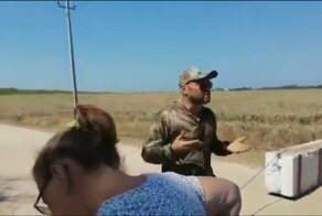 Казаки преградили дорогу к пляжу и требовали с отдыхающих деньги