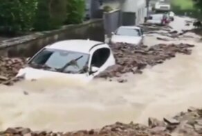 Хляби небесные разверзлись над Германией и устроили водяной апокалипсис: видео