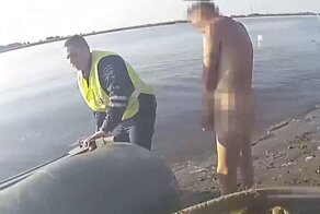 Майкл Фелпс недоделанный: в Архангельской области пьяный водитель пытался вплавь скрыться от инспекторов ГИБДД