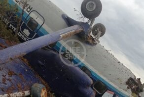 Пассажирский Ан-28 совершил жесткую посадку в Томской области