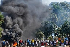 Погромы в ЮАР обошли стороной книжный магазин