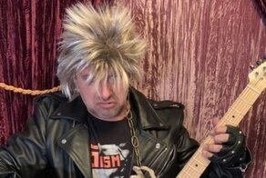 Рокер устроил кровавое шоу