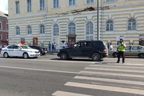 20-летняя девушка попала под машину, переходя дорогу по «зебре»