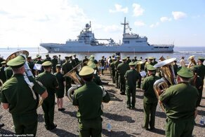 Кадры с репетиции парада ВМФ в Санкт-Петербурге