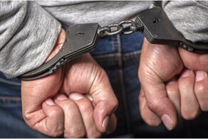 Пьяный мужчина приехал на день рождения родственницы с трупом на приборной панели