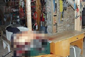 Слесарь-затейник совершил самоубийство