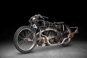 Репродукция мотоцикла Brough Superior SS100 от Эвана Кэмерона