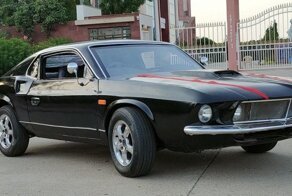 Умельцы из Индии превратили Hyundai Accent в подобие Ford Mustang 1969 года выпуска