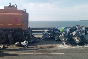 Авария дня. Пьяный водитель КамАЗа убил молодую семью