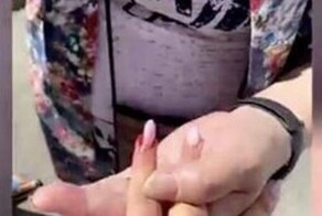 "Вы пришли на территорию нашего дома": в Петербурге женщины снова не поделили детскую площадку