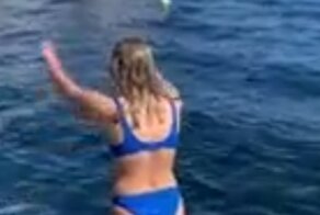 Девушка прыгнула в воду и заслужила необычные аплодисменты