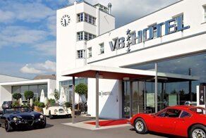 Отель V8 в Штутгарте — мечта автолюбителя
