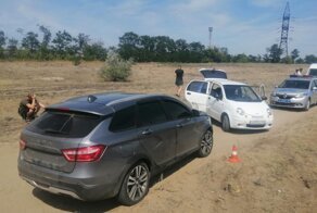 Обиженный волгоградец протаранил авто жены с детьми и избил супругу за желание развестись