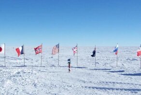 Сколько флагов стоит на Северном полюсе