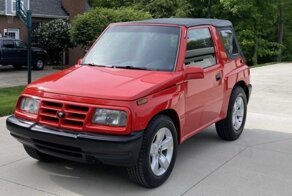 Geo Tracker 1996 года с двигателем Camaro V6