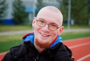 "Выходи, не повезу тебя!": инвалида-программиста с ДЦП чуть не высадили из маршрутки в Питере