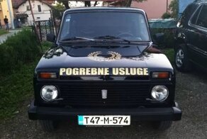 В последний путь с воем раздаточной коробки: в Боснии «Ниву» превратили в катафалк