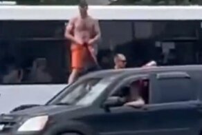 По Новосибирску парни прокатились на крыше автомобиля и нарвались на штраф