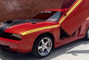 Dodge Challenger SRT8 2008 года, доработанный легендарным Джорджем Баррисом
