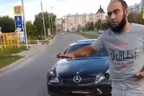"Давай решим, сколько ты нам должна!": мужчины не смогли получить денег за ДТП и ретировались