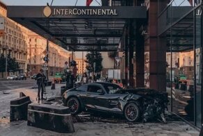 Лихач на спорткаре устроил серьезное ДТП на Тверской улице в Москве