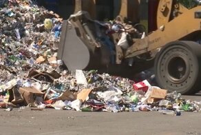 Семья случайно выбросила 25 тысяч долларов во время уборки бабушкиного дома