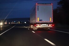 В стиле "Форсажа": иркутская семья обворовывала фуры на скорости 80 км/час